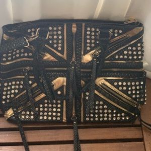 Black and ahold Handbag